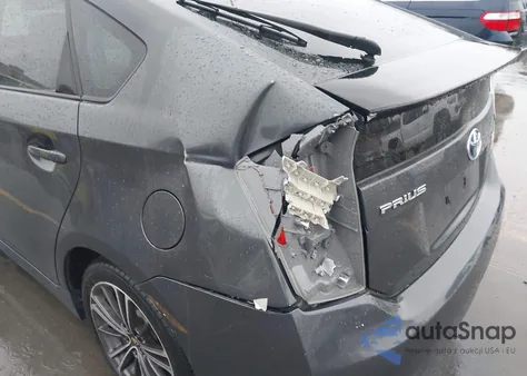 2010 Toyota Prius Iii z USA, uszkodzony, nr VIN JTDKN3DU6A1235989